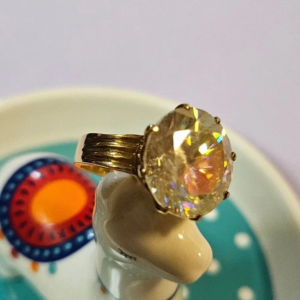 Vintage 18k Gold Solitaire Gemstone Ring